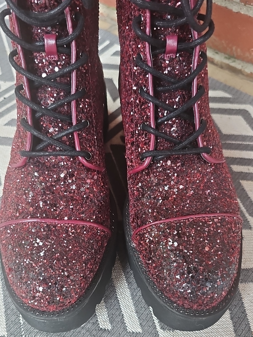 Michael Kors MK Bryce Lug Sole Platform Sparkly Red Combat Boot Womens Size 11M